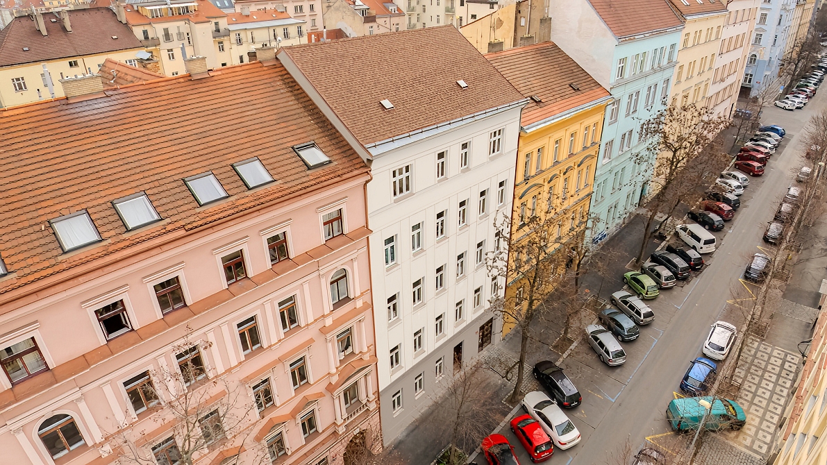Velehradská 24
