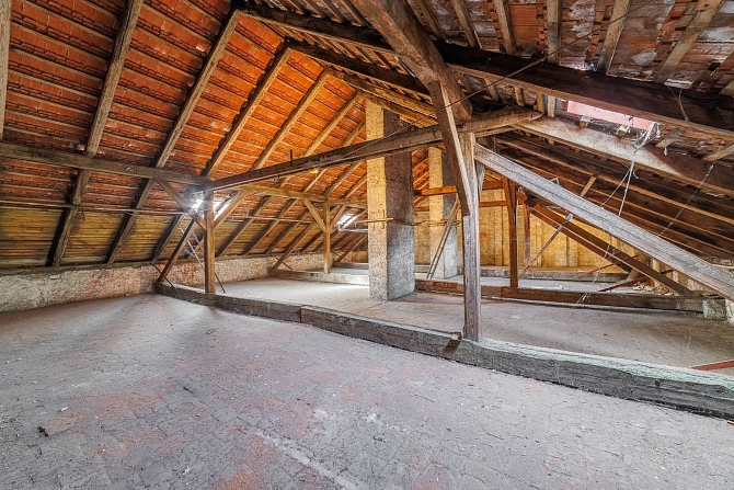 Prodej prostor půdní prostor 190 m², Plzeňská, Praha-Košíře