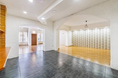 Prodej komerčních prostor obchodní prostory 117 m², Plzeňská, Praha-Košíře