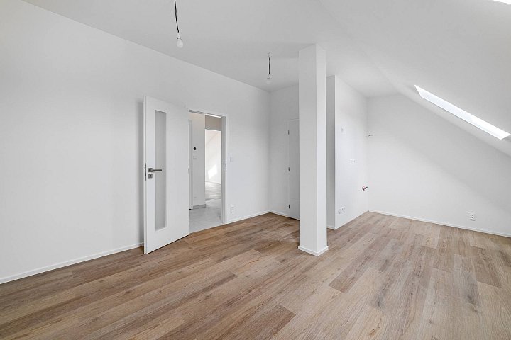 Prodej bytu 2+kk 43 m², Kolmá, Praha-Vysočany
