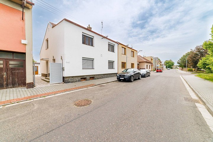 Prodej domu rodinný 197 m² pozemek 680 m², Národních hrdinů, Pardubice-Pardubičky