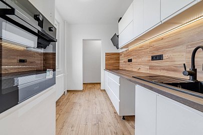 Prodej bytu 3+1 65 m², Kremnická, Praha-Michle