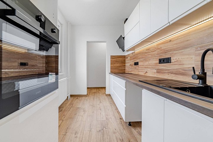 Prodej bytu 3+1 65 m², Kremnická, Praha-Michle