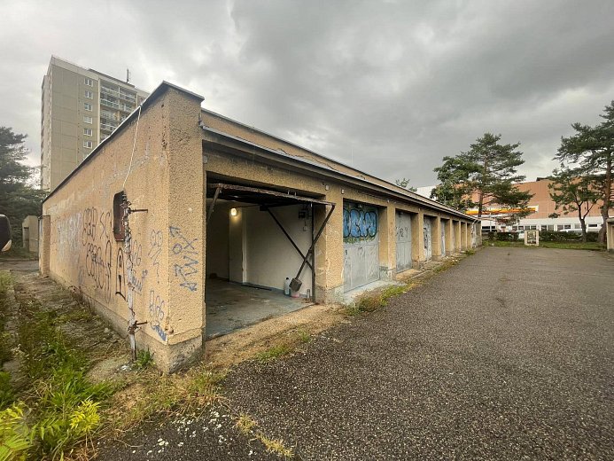 Prodej prostor garáž 19 m², V úžlabině, Praha-Strašnice
