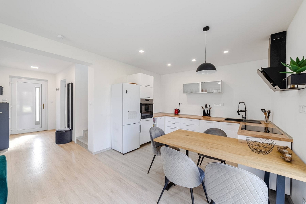 Prodej bytu 3+kk 71 m², Neveklov-Jablonná