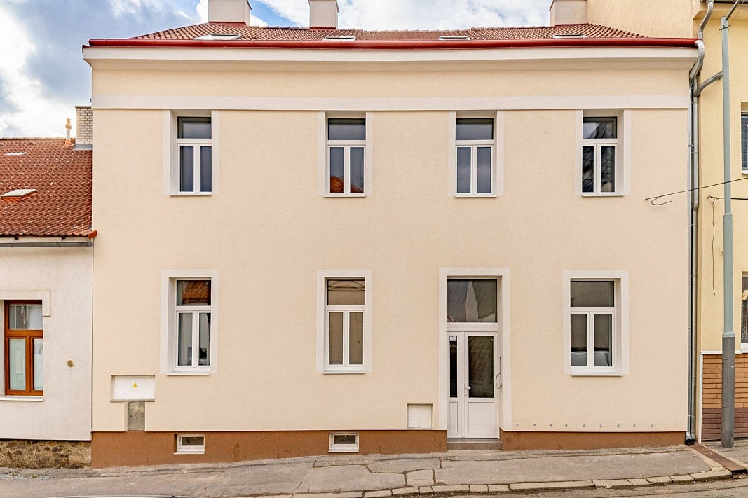 Prodej bytu 1+1 43 m², Na mokřině, Praha-Žižkov