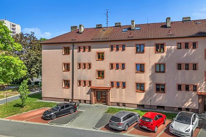 Pronájem bytu 2+1 61 m², Všestary