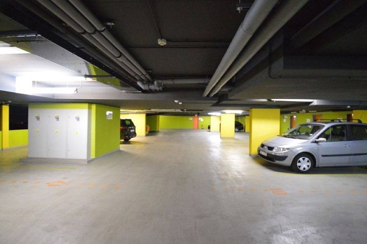 Pronájem prostor garážové stání 15 m², Prokopova, Praha-Žižkov