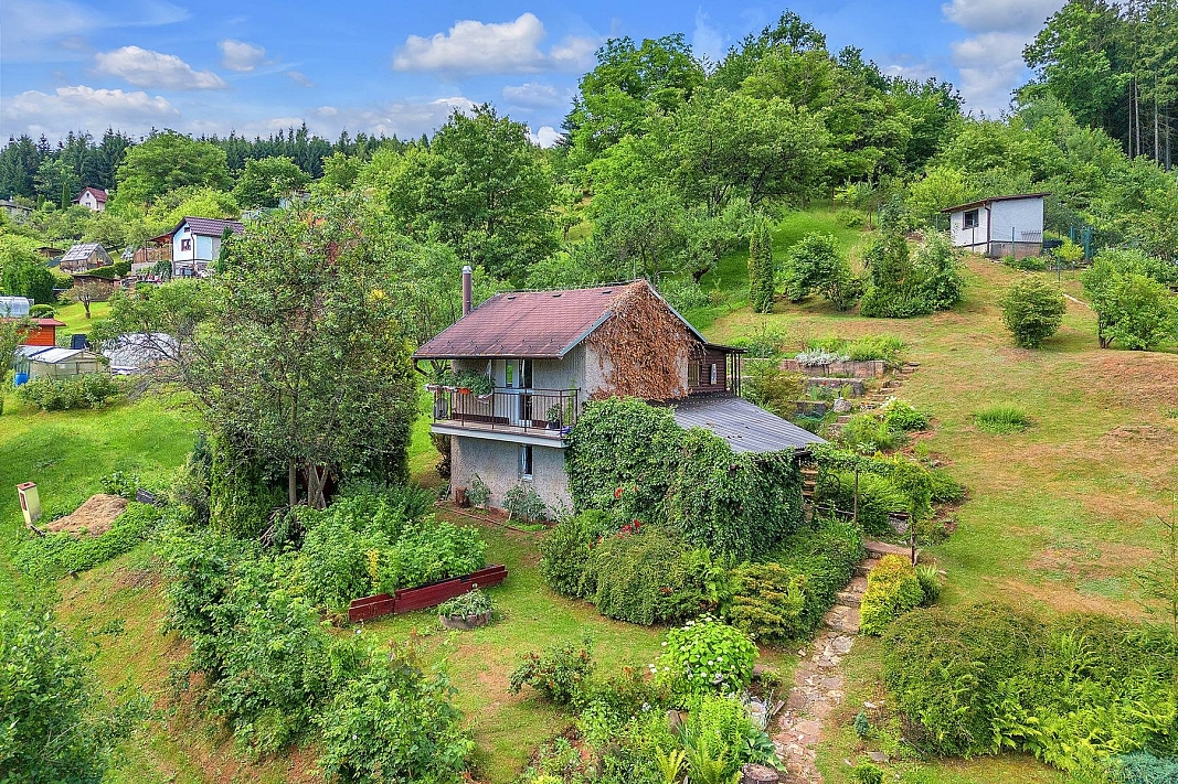 Prodej domu chata 38 m² pozemek 723 m², Všestary