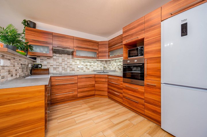Prodej bytu 3+kk 74 m², Okružní, Komárov