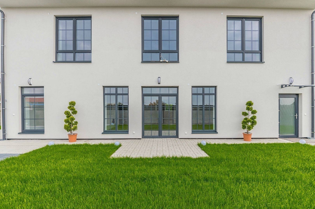 Prodej domu rodinný 297 m² pozemek 395 m², Javorová, Milovice-Mladá