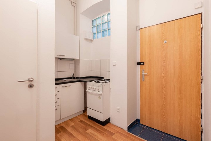 Pronájem bytu 1+1 24 m², Chlumova, Praha-Žižkov