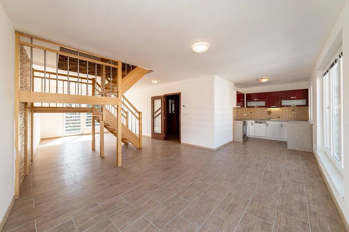 Pronájem bytu 5+kk 119 m², Modřanská, Praha-Modřany