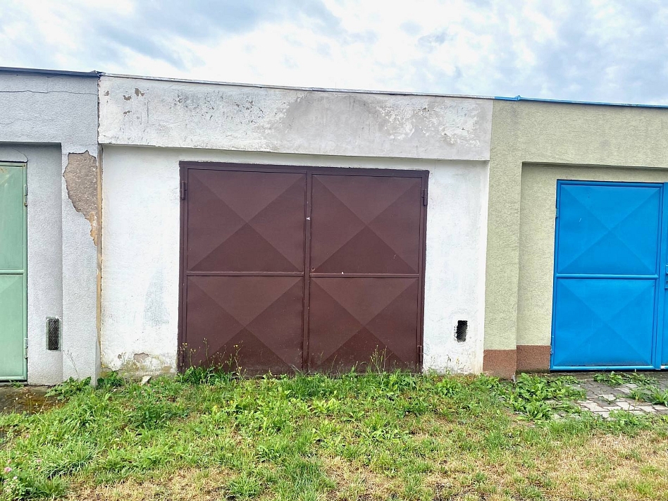 Prodej prostor garáž 25 m², U Rybníčka, Přelouč