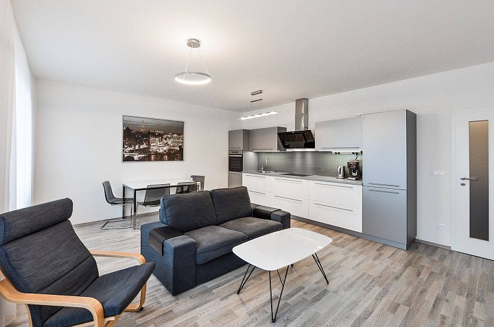 Pronájem bytu 2+kk 59 m², Dubeckého, Praha-Dubeč