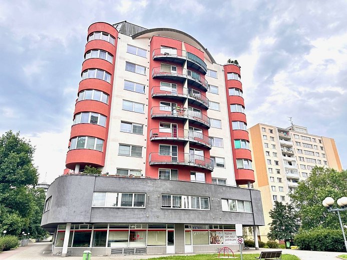 Pronájem bytu 2+kk 65 m², nábřeží Závodu míru, Pardubice-Zelené Předměstí