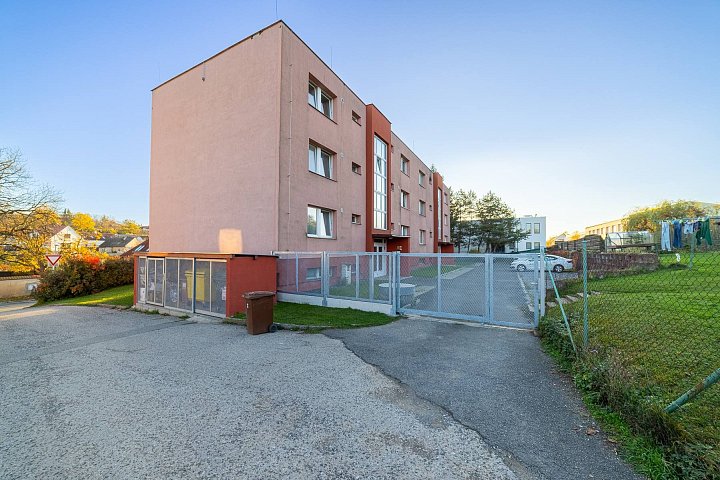 Prodej bytu 3+1 62 m², Školní, Třebotov