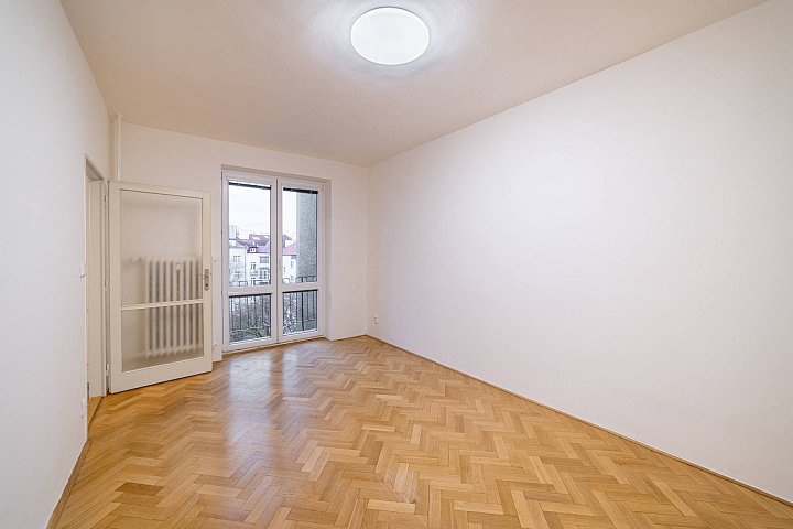 Pronájem bytu 3+1 71 m², Madridská, Praha-Vršovice