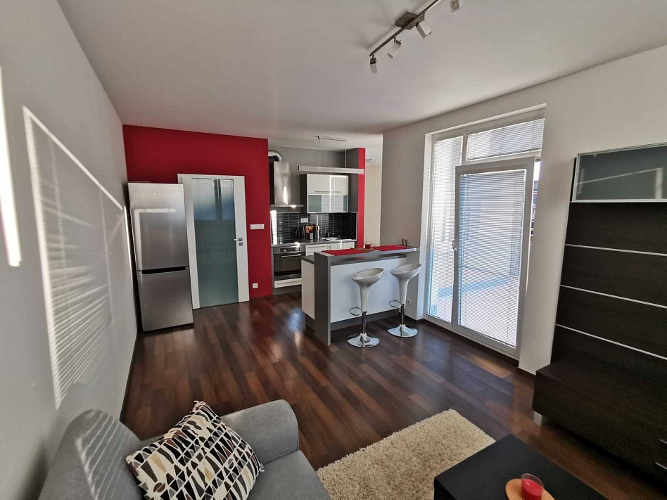 Pronájem bytu 1+kk 58 m², Zakšínská, Praha-Střížkov