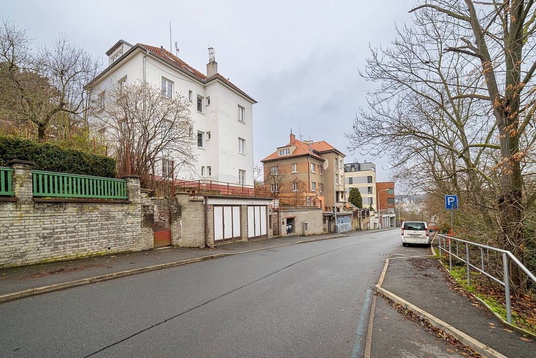 Pronájem bytu 3+1 86 m², U Blaženky, Praha-Smíchov