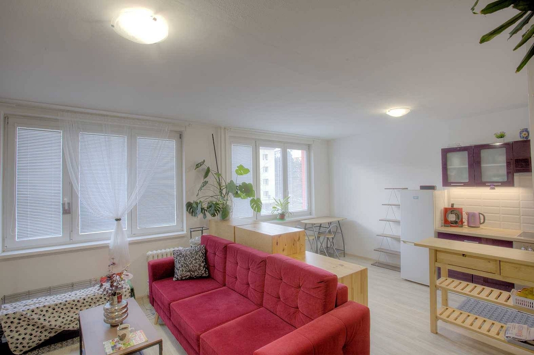 Prodej bytu 1+kk 39 m², Třinecká, Praha-Letňany