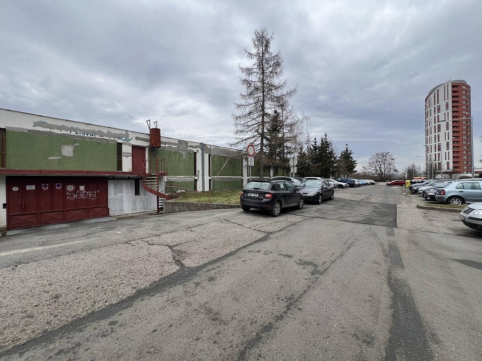 Prodej prostor garáž 18 m², Bašteckého, Praha-Stodůlky
