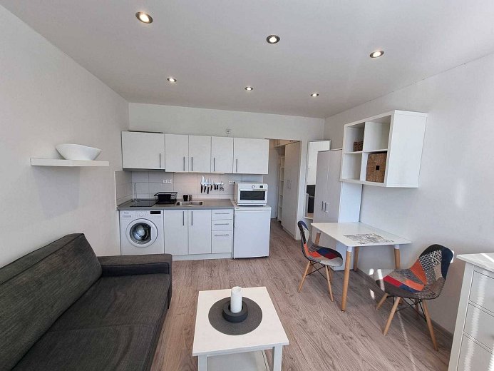 Pronájem bytu 1+kk 20 m², Horolezecká, Praha-Hostivař
