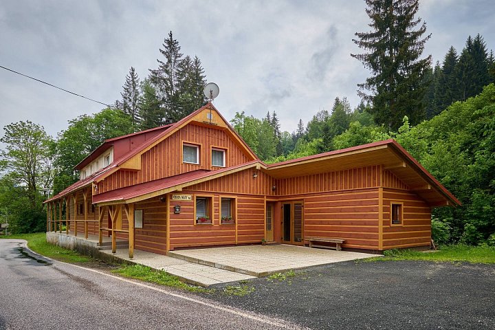 Prodej komerčních prostor ubytování 331 m², Dolní Dvůr
