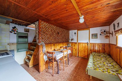 Prodej domu chata 77 m² pozemek 201 m², Všestary