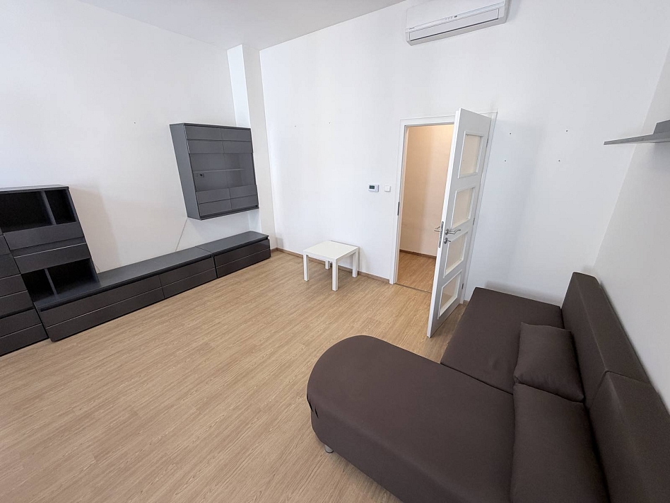 Prodej bytu 2+1 61 m², Pernerova, Praha-Karlín