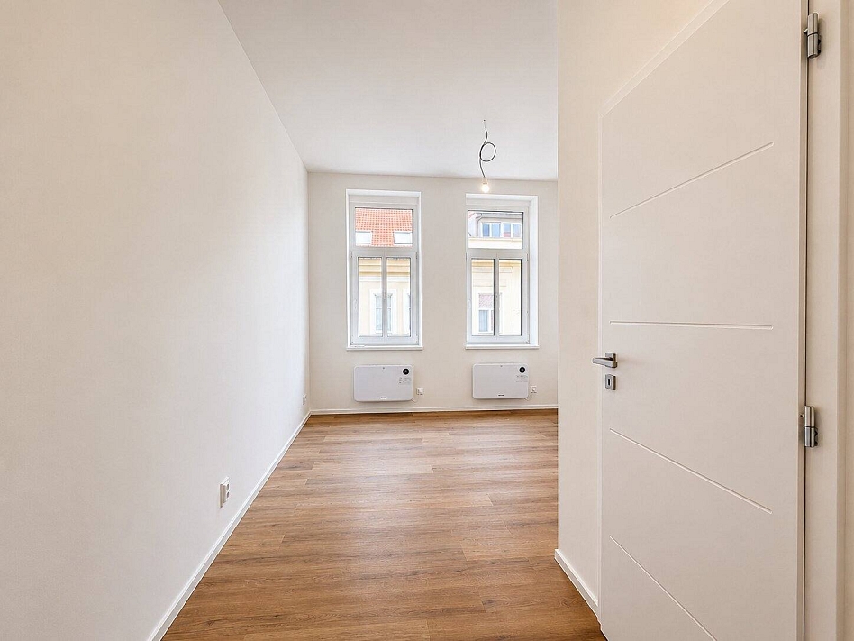 Prodej bytu 1+kk 23 m², Kolmá, Praha-Vysočany